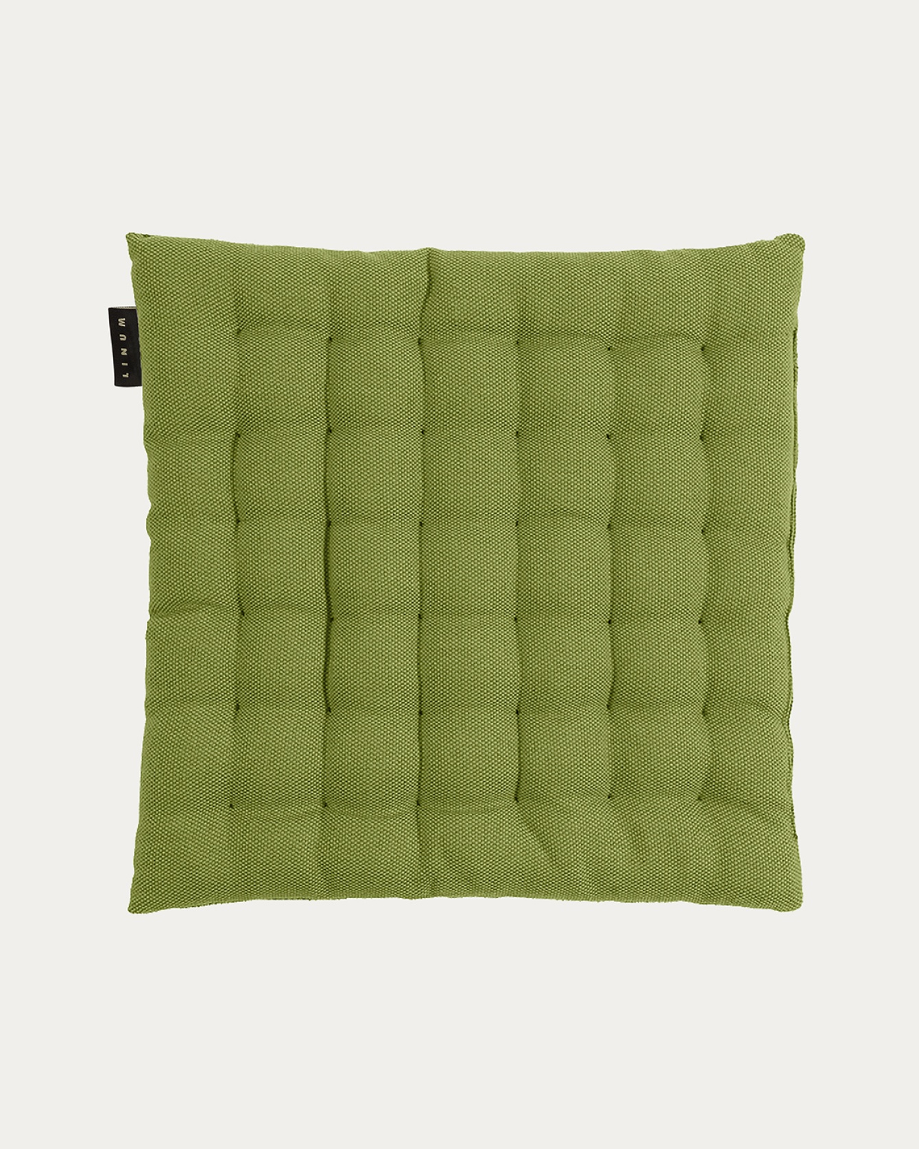 Produktbild mossgrön PEPPER sittdyna av mjuk bomull med återvunnen polyesterfyllning från LINUM DESIGN. Storlek 40x40 cm.